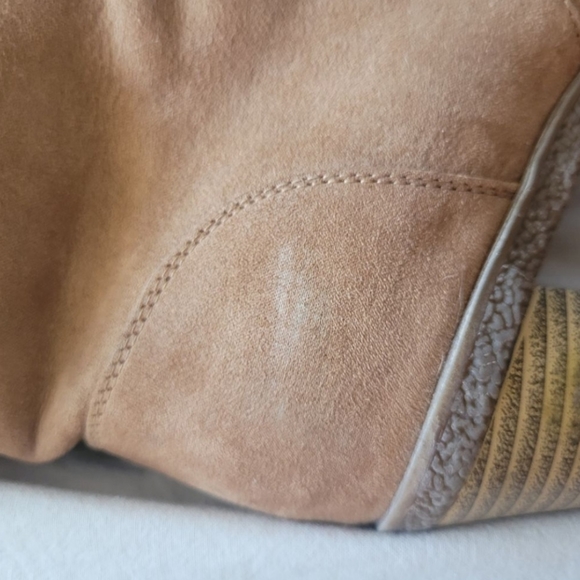 Boots - Picture 5 of 7